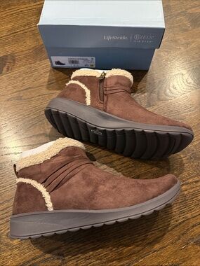 Life Stride Brown Suede Ankle Boots with Cream Sherpa Trim 9.5